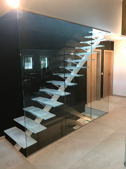 Escalier limon central et verre 19 rotated